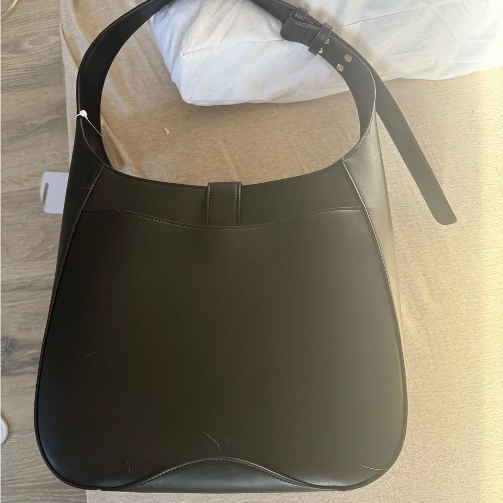 NWT Lululemon Black Leather Altnerative Shoulder Bag with Gold Emblem - Picture 3 of 4